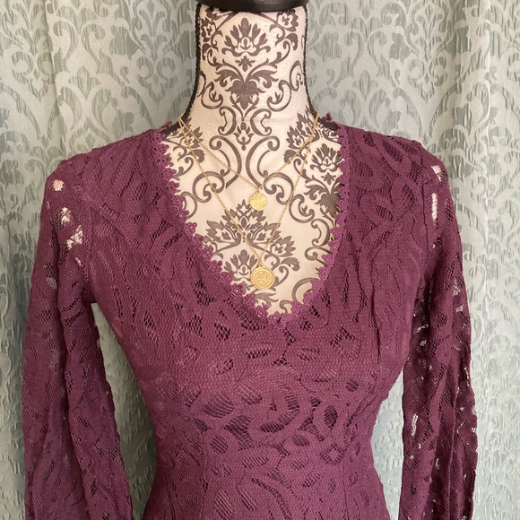 City Studio | NWT Women’s Lace Illusion Sleeve Mini Dress - Picture 4 of 11